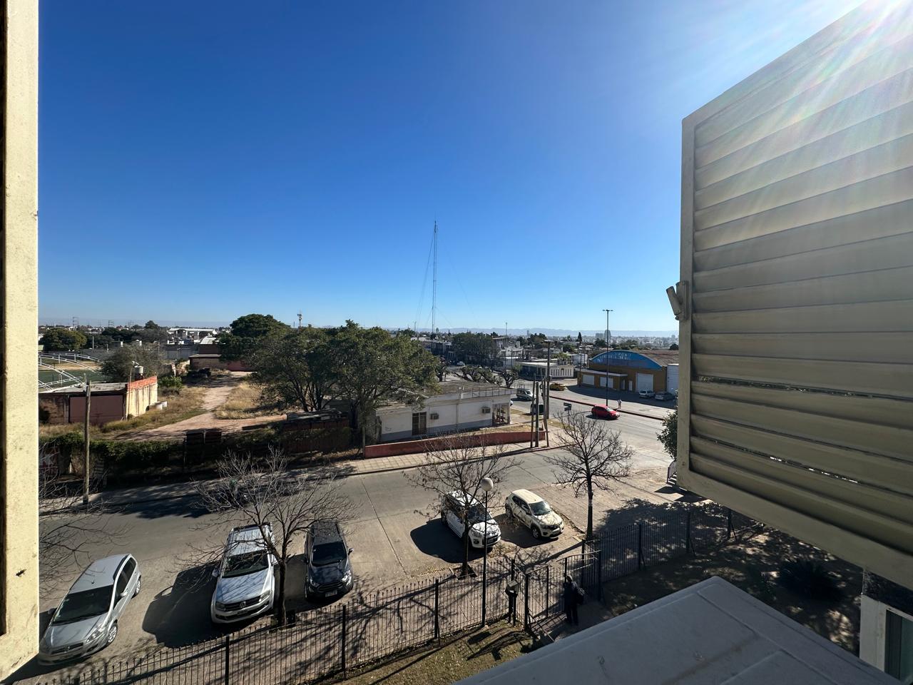 Alquiler departamento tipo duplex 3 dormitorios Av sabatini